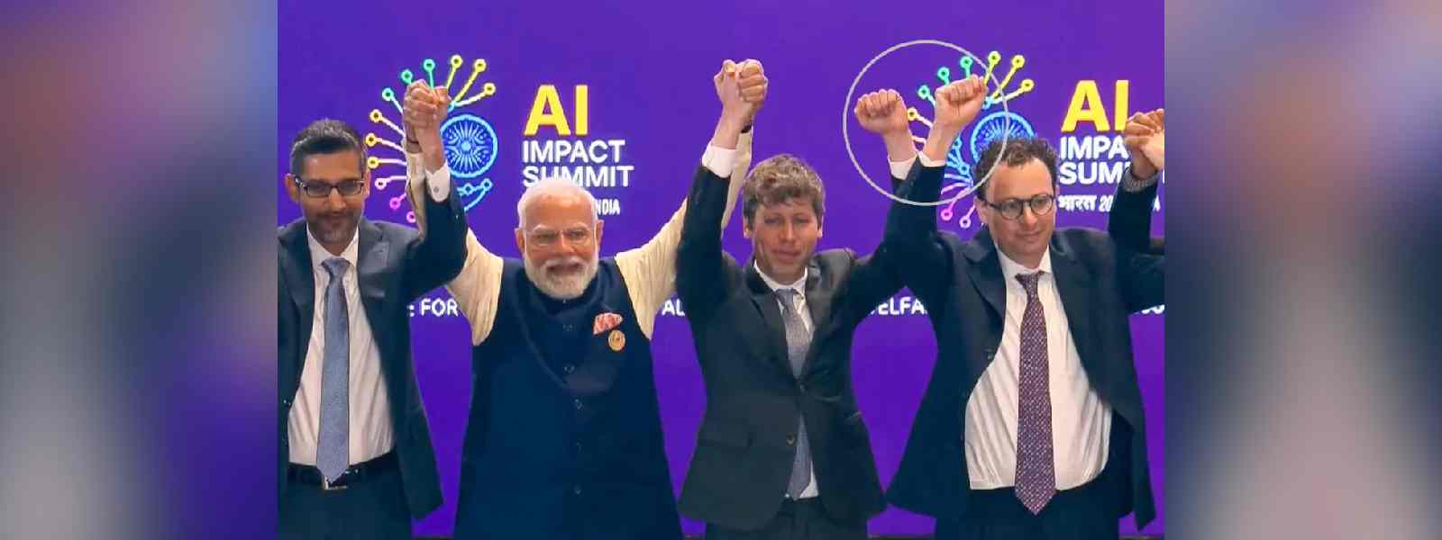 ChatGPT vs Claude AI: යාළුද? තරහද?